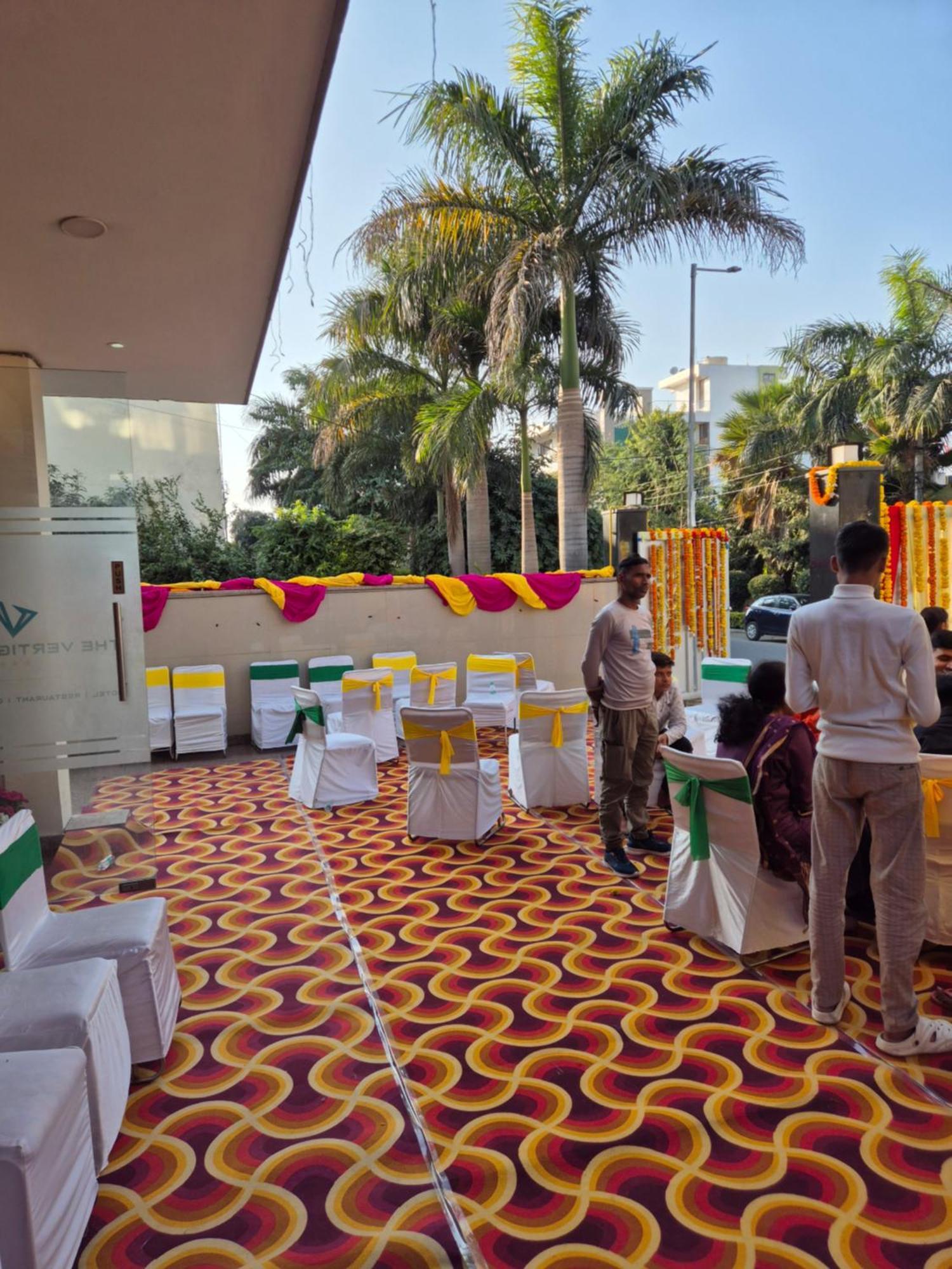 Hotel The Vertigo By Boom Rooms Noida Exterior photo