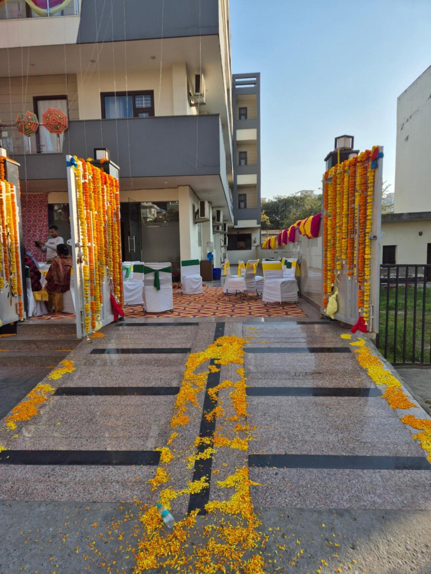 Hotel The Vertigo By Boom Rooms Noida Exterior photo