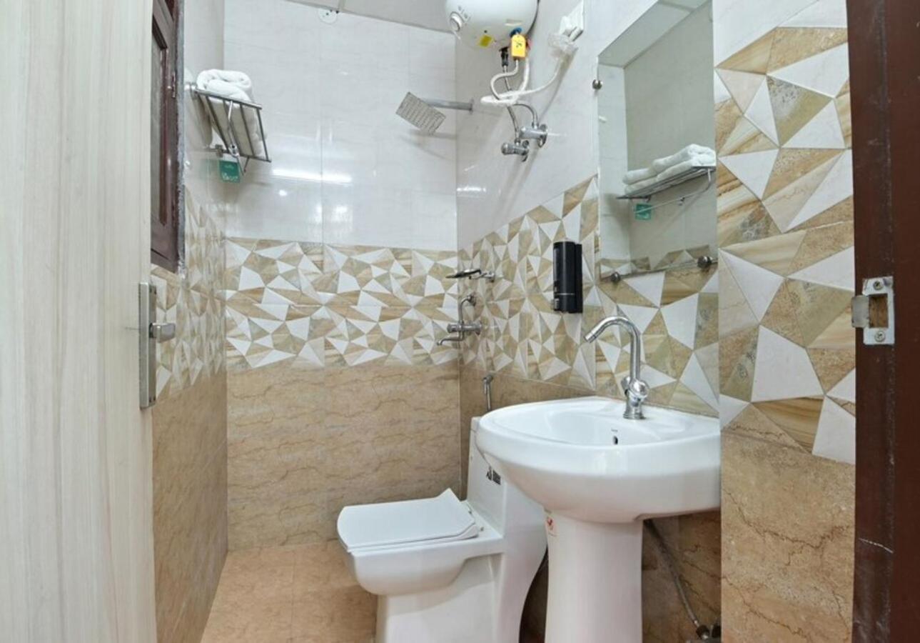 Hotel The Vertigo By Boom Rooms Noida Exterior photo